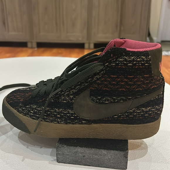 Nike Retro Blazer shoes - Picture 2 of 9